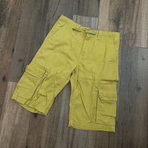 Levi's Yellow Cargo Shorts Casual Cotton Knee-Length